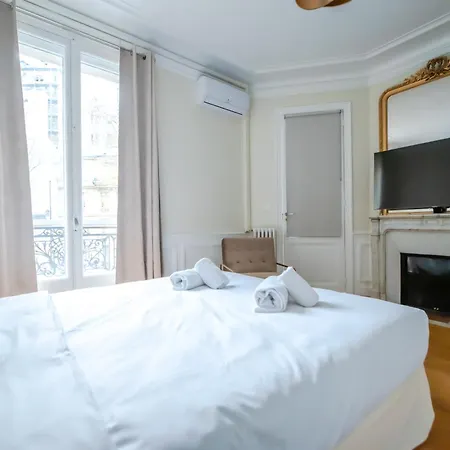 Apartamento Cia - Haussmannian Delight