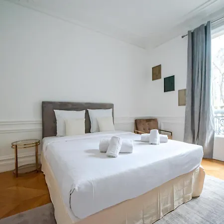 Apartment Cia - Haussmannian Delight *